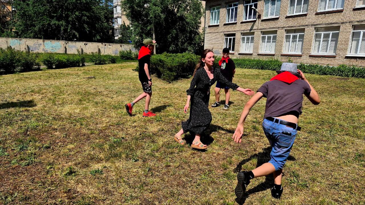 Пятый день в пришкольном лагере был посвящён замечательному празднику – Дню защиты детей..